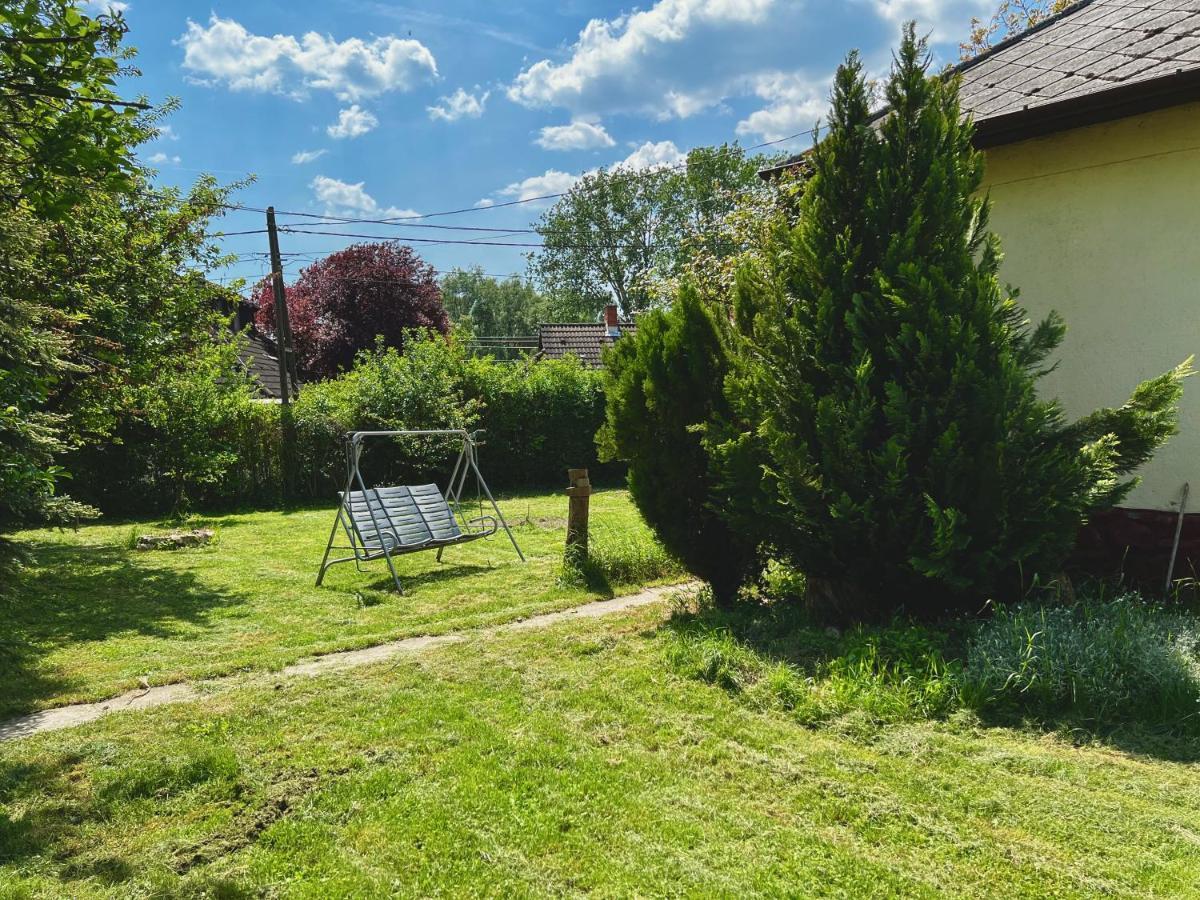 Csodakertes kisház Balatonfűzfőn Kültér fotó