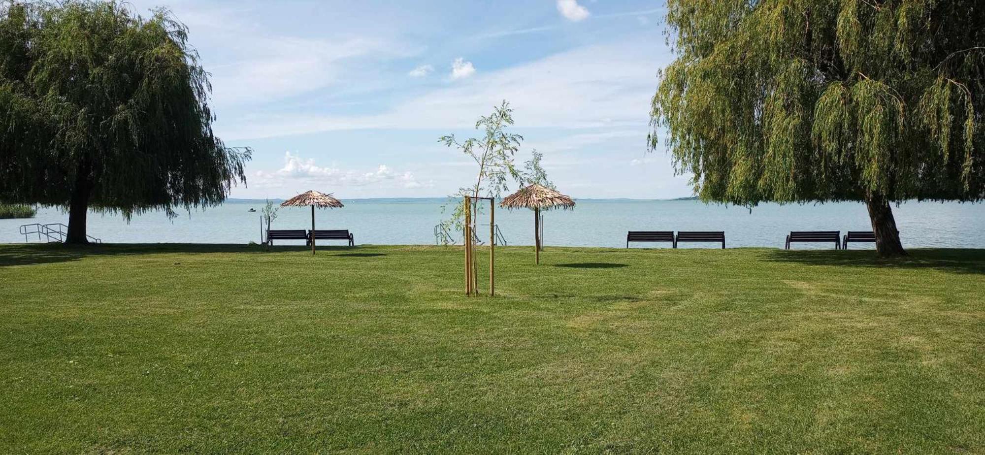 Csodakertes kisház Balatonfűzfőn Kültér fotó